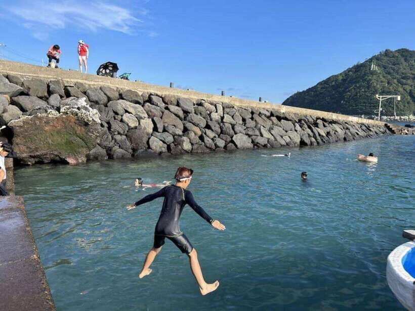 Jeju: Private Tour with an English Guide and a Vehicle - How the east-to-west flow works in practice
