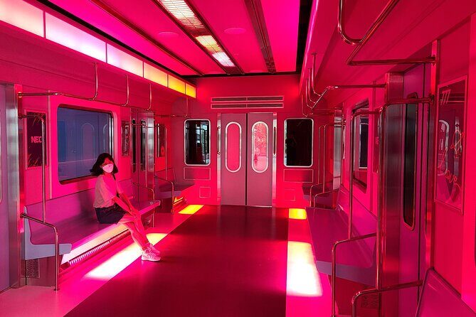K-POP Experience in Seoul: Real K-POP Agency & Fan Culture - The Guide Makes the Fandom Easy to Follow
