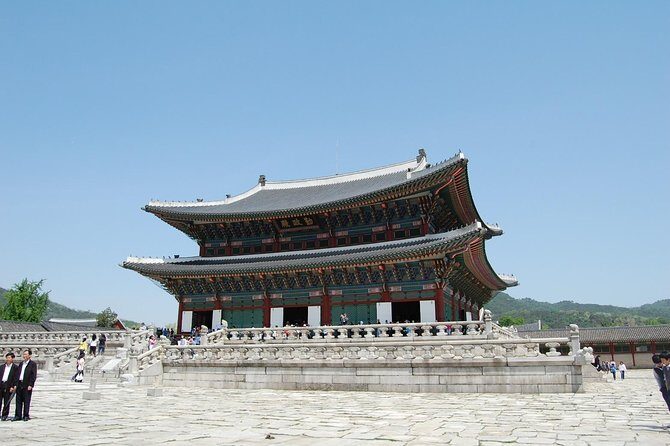Korean Palace and Market Tour in Seoul Including Insadong and Gyeongbokgung Palace - Changdeokgung Palace on UNESCO time: pavilions, ponds, and the Huwon Rear Garden