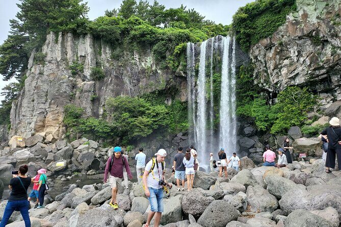 Private Half Day South and West Tour in Jeju Island - Oedolgae Rock: a lonely shoreline landmark with a romance story