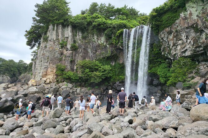Private Half Day South and West Tour in Jeju Island - O’sulloc Tea Museum: a green-tea reset with real cultural atmosphere