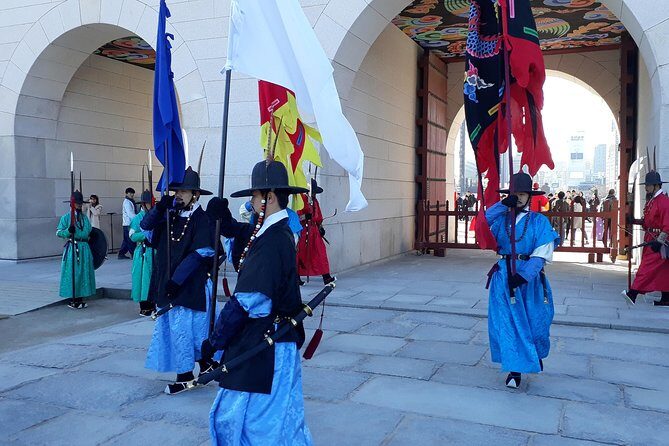 Private Seoul City Tour - Guides who turn a route into a story (Juno or Miae style)