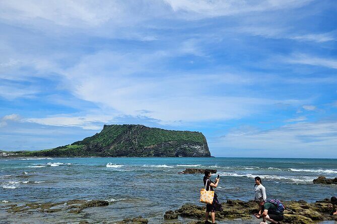 Private Tour in Jeju Island All Inclusive with Lunch - Haenyeo Museum stop: culture you can’t get from a photo alone