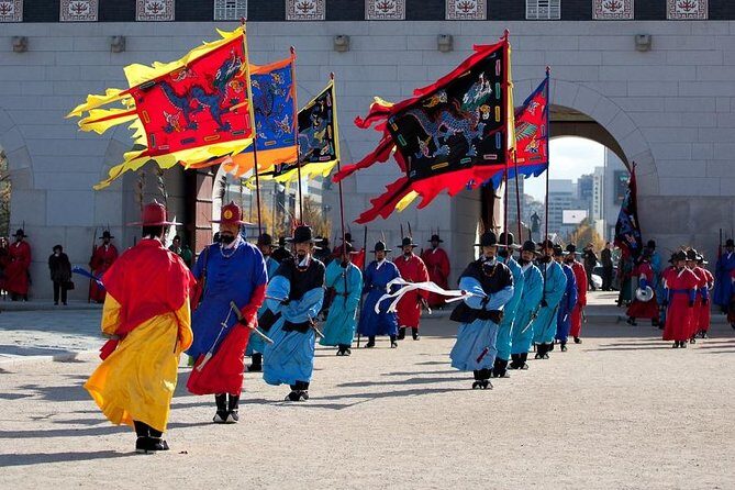 (Private tour) Seoul highlights; Gangnam and beyond Tour - Bukchon Hanok Village: Stepping Into Old Seoul Without Overthinking