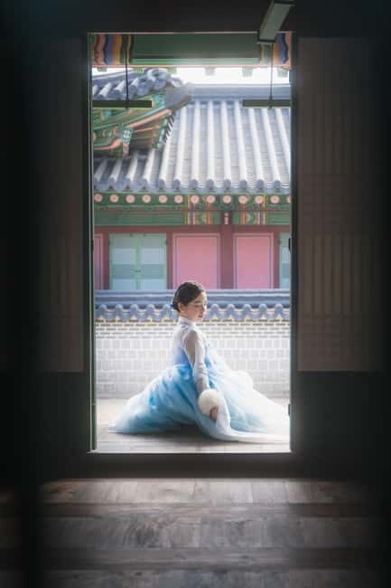 S.Korea GyeongbokgungPalace: Professional Hanbok Photography - The palace route: from Gwanghwamun to Geunjeongjeon to the main palace spots