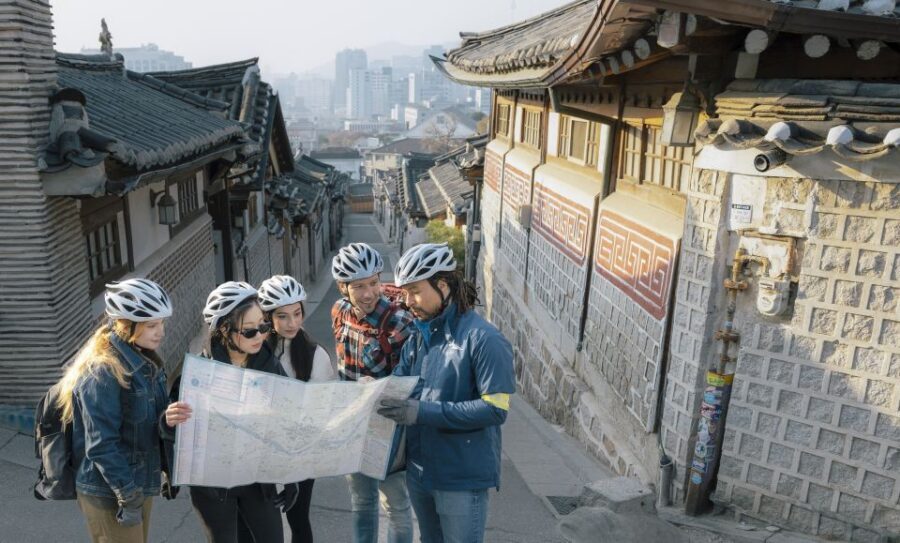 Seoul: City Highlights Morning eBike Tour - Insadong to Jogyesa Temple: a calm change of pace