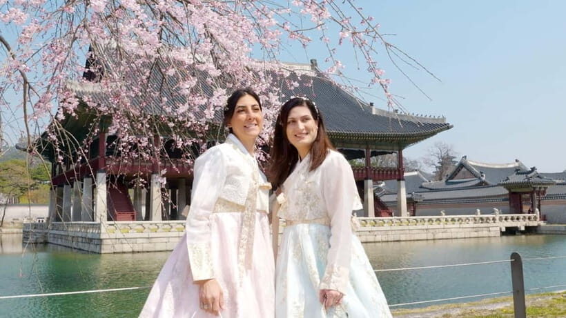 Seoul: City Hightlights, Palace Tour, and Optional Hanbok - Snack break that keeps the pace human