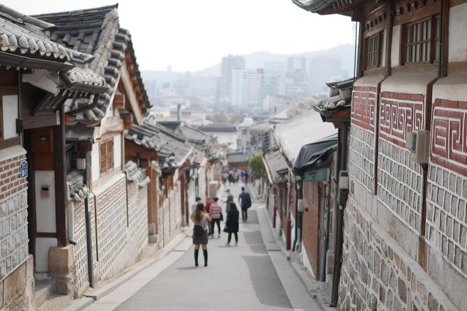 Seoul City Private Full-Day Tour Including Lunch - Bukchon Hanok Village: Traditional Rooftops in a Compact Walk