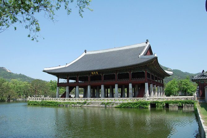 Seoul City Sightseeing Tour Including Gyeongbokgung Palace, N Seoul Tower, and Namsangol Hanok Village - National Folk Museum and Gwanghwamun guard ceremony timing