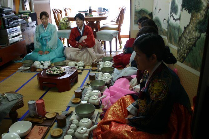 Seoul Cultural Tour - Kimchi Making, Gyeongbok palace with Hanbok - End Stops: Amethyst Factory or Ginseng Center