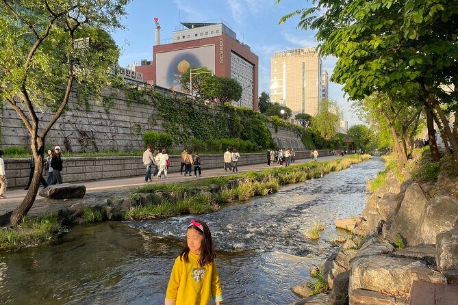 Seoul Fun Food Tour: 12 different food tastings - What to expect on the day: shoes, appetite, and smart timing