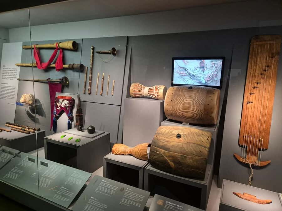 SEOUL: Gugak - Korean Traditional Music Museum&Concert Tour - Guide Elisa: What Clear Explanations Add to Traditional Music