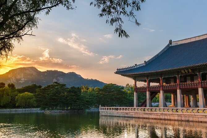 Seoul: Gyeongbokgung Palace Half Day Tour - Architecture and photo moments: what to look for while you walk