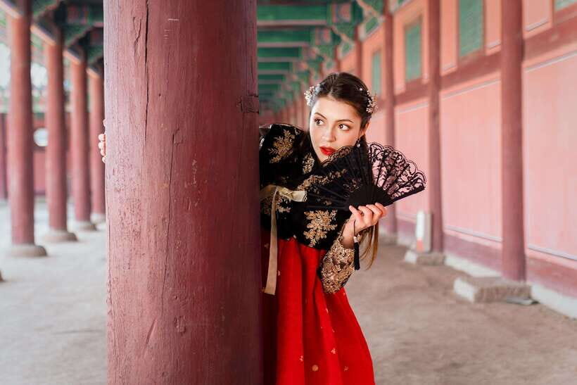 Seoul: Hanbok Rental with Gyeongbokgung Palace Entry - Timing, Crowds, and Comfort: How to Avoid a Soggy Hanbok Day