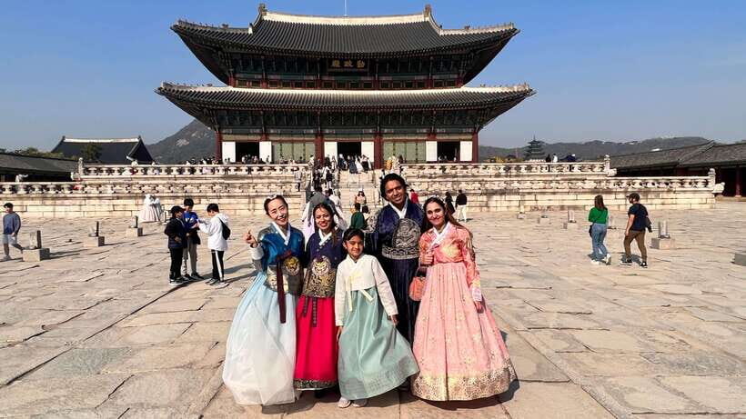 Seoul Highlights: Gyeongbok Palace, Insadong & N Seoul Tower - Insadong Tea Houses, Artisan Shops, and a Lunch Break You Control