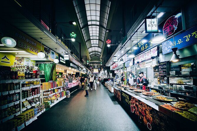 Seoul: Korean Chicken & Beer Night Tour with Local Hidden Gems - Group size and the pace: small enough for conversation