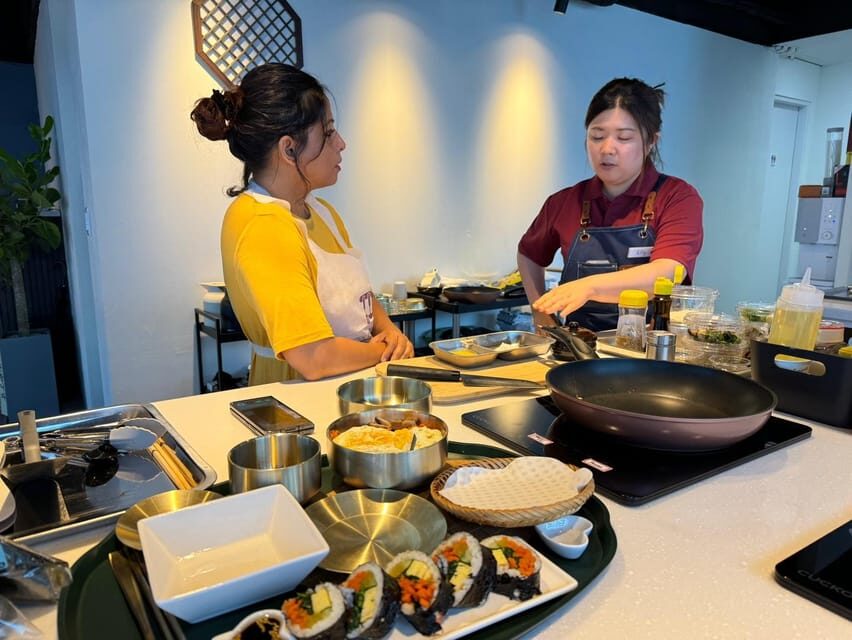 Seoul: Korean Cooking at Seoul Cooking Club! - Pacing, Group Energy, and Why the Staff Names Come Up
