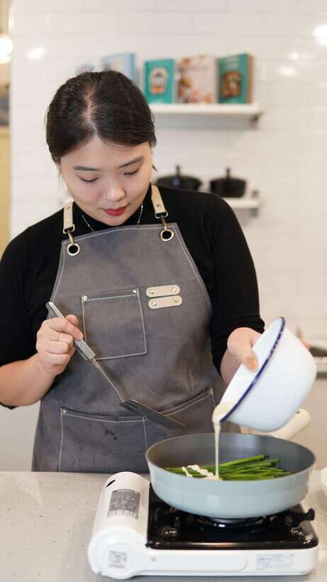 (Seoul) Korean Cooking Class with a Professional Chef - Choose your weekday menu: home-cooked, street food, or vegan Korea