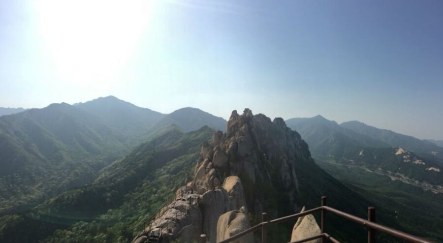 Seoul: Mt Seorak + Naksansa Temple or Nami Island Group Tour - Guides Matter: How Staff Like Han, Sally, and Jiwon Improve Your Day