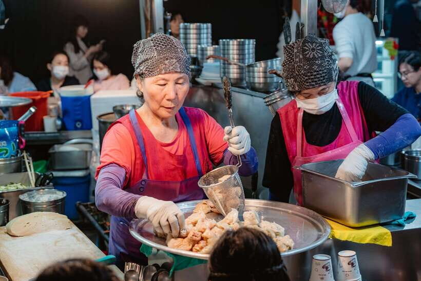 Seoul: Night Market Food Tour with Local Guide - Should You Book This Seoul Night Market Food Tour?
