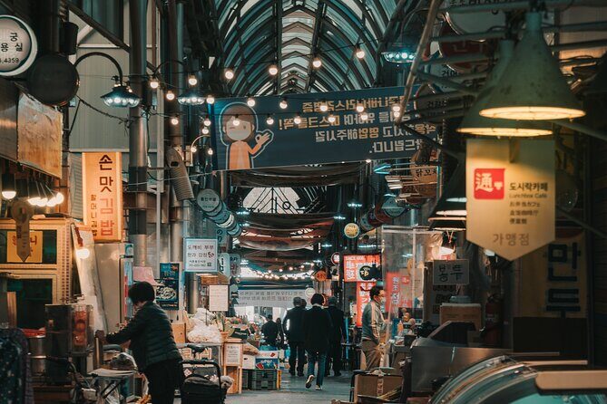 Seoul Night Palace & Market Food Tour with Vehicle - Gwangjang Market Food Tasting: Where Your Appetite Drives the Schedule