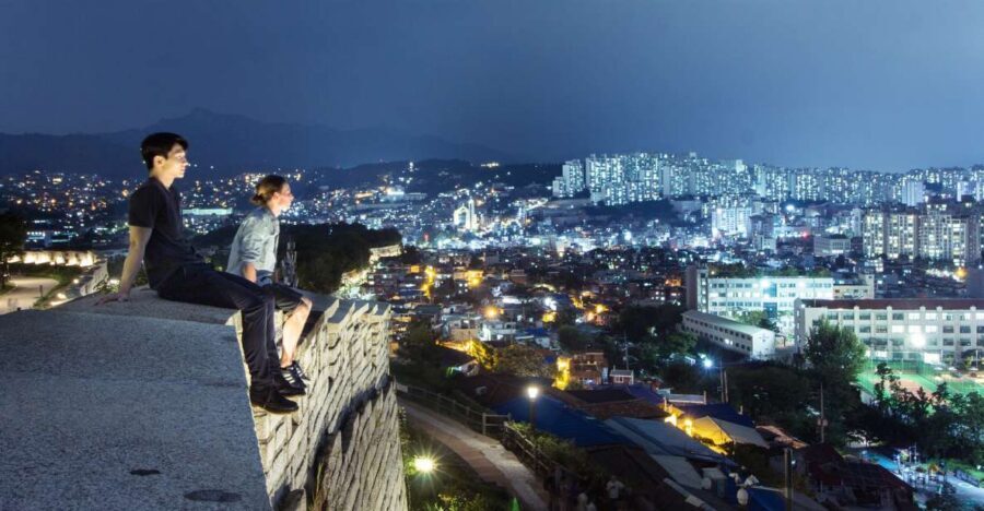 Seoul: Nighttime Hidden Gems Walking Tour - Hanyang City Wall at Night: The View That Makes the Climb Worth It