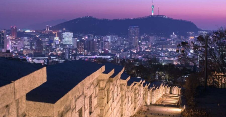 Seoul: Nighttime Tour of Palace, Market, Naksan Park & More - Why this Seoul night route makes sense