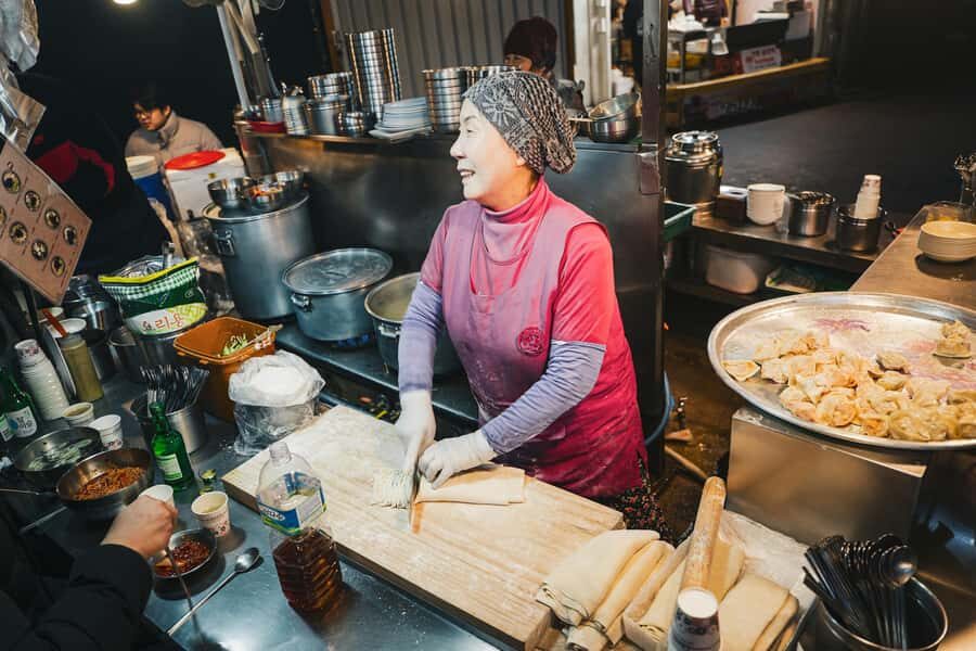 Seoul: Palace, Temple and Market Guided Foodie Tour at Night - Key highlights you’ll feel right away