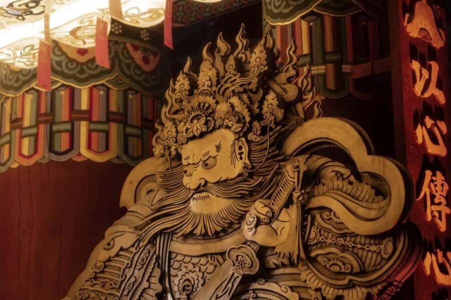 Seoul: Palace, Temple and Market Guided Foodie Tour at Night - Jogyesa Temple lantern time: a quiet reset in the middle of the night