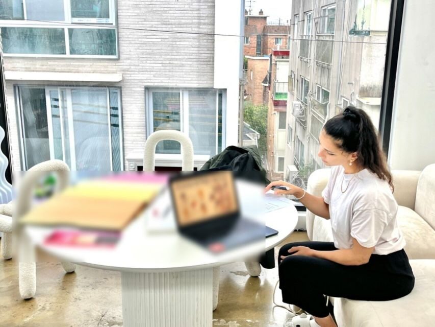 Seoul: Personal Color, Fashion, and Make-up Analysis Session - Where You Meet in Myeongdong, and Why Punctuality Matters