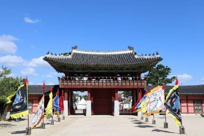 Seoul: Suwon Hwaseong & Waujeongsa & Starfield Heritage Tour - A 1-Day Mix of UNESCO Walls, Modern Books, and Temple Quiet