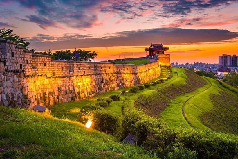Seoul: Suwon Hwaseong & Waujeongsa & Starfield Heritage Tour - Hwaseong Fortress: Walking the UNESCO Walls Like a Joseon-Era Commander