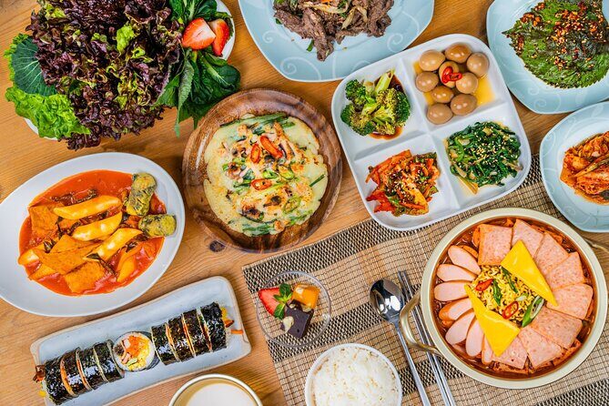 Seoul: Taste of Korea, Authentic home style Cooking class - Gimbap and tteokbokki: learn Korean comfort food basics
