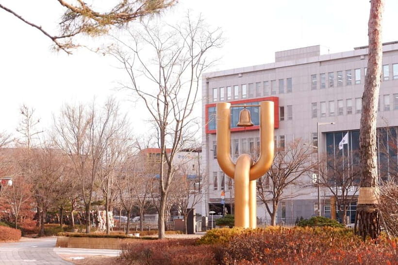 Seoul: The War Museum, Jogyesa, and Tapgol Park Tour - Getting value for about $42: what you pay for (and what you don’t)