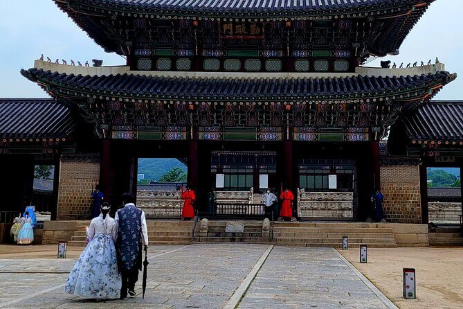 (Small Group) Palace & Seoul Old Town Highlights - Gyeongbokgung Palace: Joseon Power, Palace Layout, and Included Entry