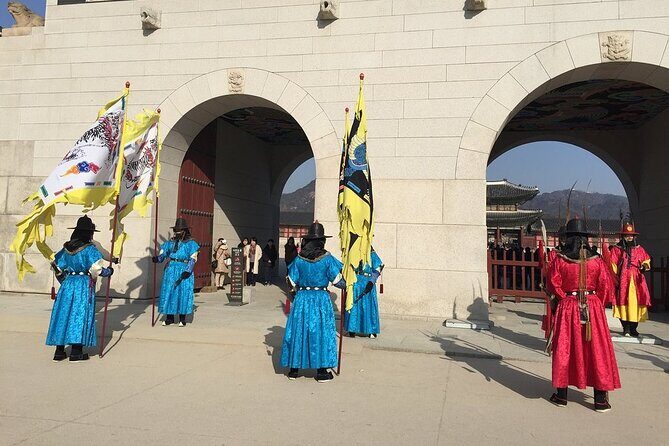 Small-Group Royal Palace and Seoul City Tour (hotel pick-up) - Jogyesa Temple: Zen Calm in the Middle of the City