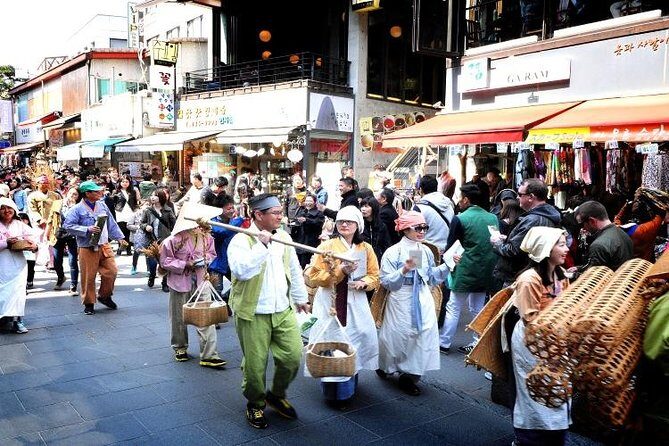 Small-Group Royal Palace and Seoul City Tour (hotel pick-up) - Hotel Pickup and the Small-Group Rhythm