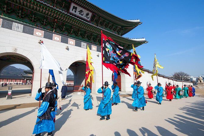 Small Group Seoul Highlight Tour opt. Hanbok & Tea Ceremony - Gwangjang Market: street-food culture you can actually sample without guessing