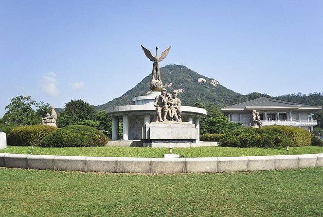 Small-Group Seoul Tour with Gyeongbokgung Palace (hotel pick-up) - Gyeongbokgung Palace Tour: Court Life You Can Picture