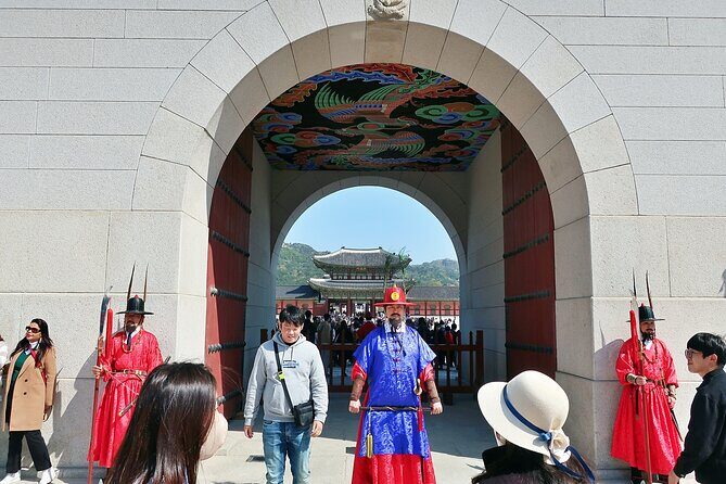 Small-Group Seoul Tour with Gyeongbokgung Palace (hotel pick-up) - National Folk Museum: How People Lived, Not Just Ruled