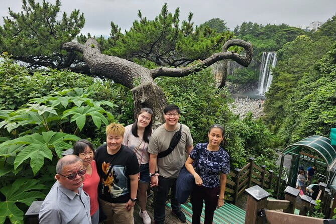 Small Group Tour in East Jeju Healing Island w/Woman Divers Show - Tangerine Café in Seogwipo: The Right Ending for a Long Outdoor Day