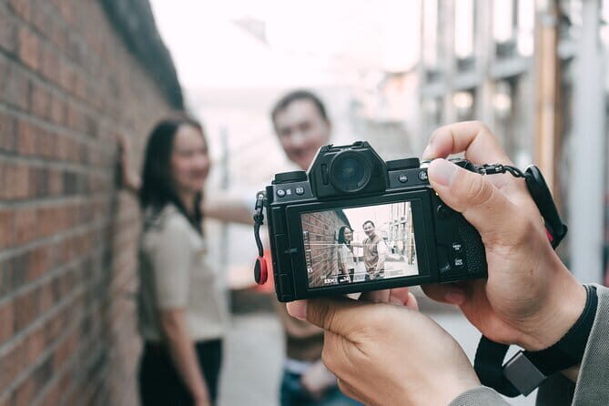 Street photoshoot and Seoul Hidden gem History Walking Tour - Price and value: why the pro editing changes the math