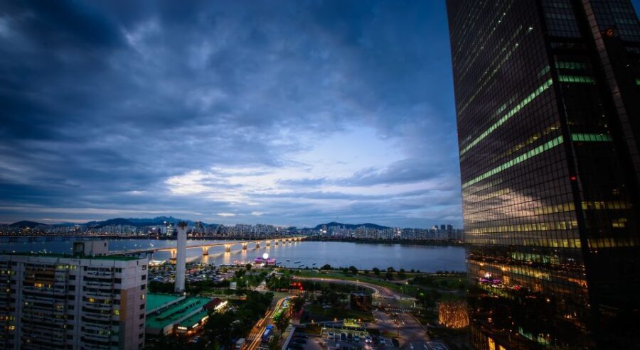 Welcome to Seoul: Private Tour with a Local - Palace and Old Seoul Areas: Gyeongbokgung and Bukchon Hanok Village