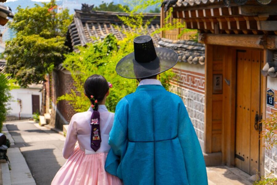 Your Personal Seoul Photographer! - Languages, group size, and meeting point: smooth for international visitors